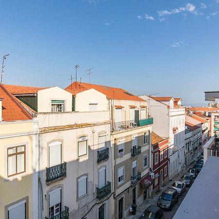 Lovelystay - Sunny 1Bdr Apartment W/Terrace Lisboa Ngoại thất bức ảnh