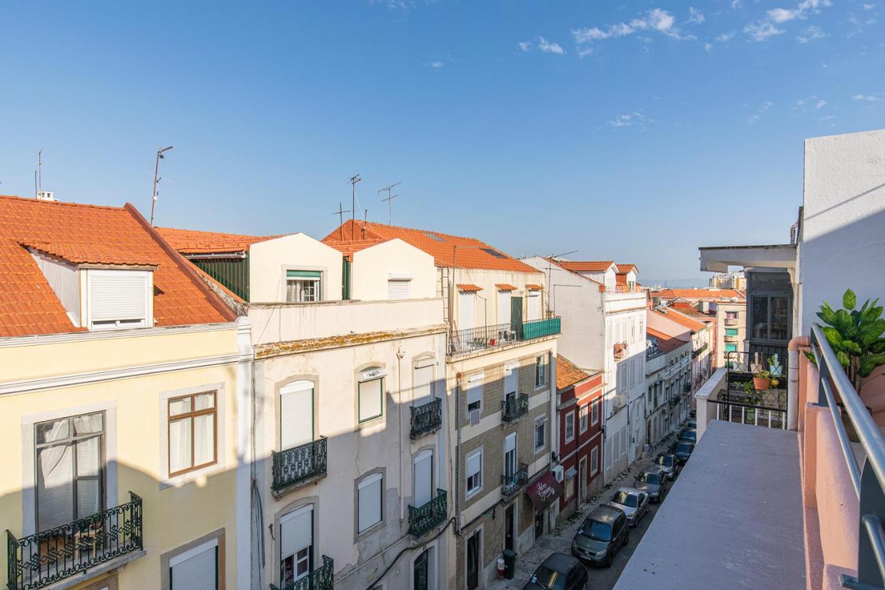 Lovelystay - Sunny 1Bdr Apartment W/Terrace Lisboa Ngoại thất bức ảnh