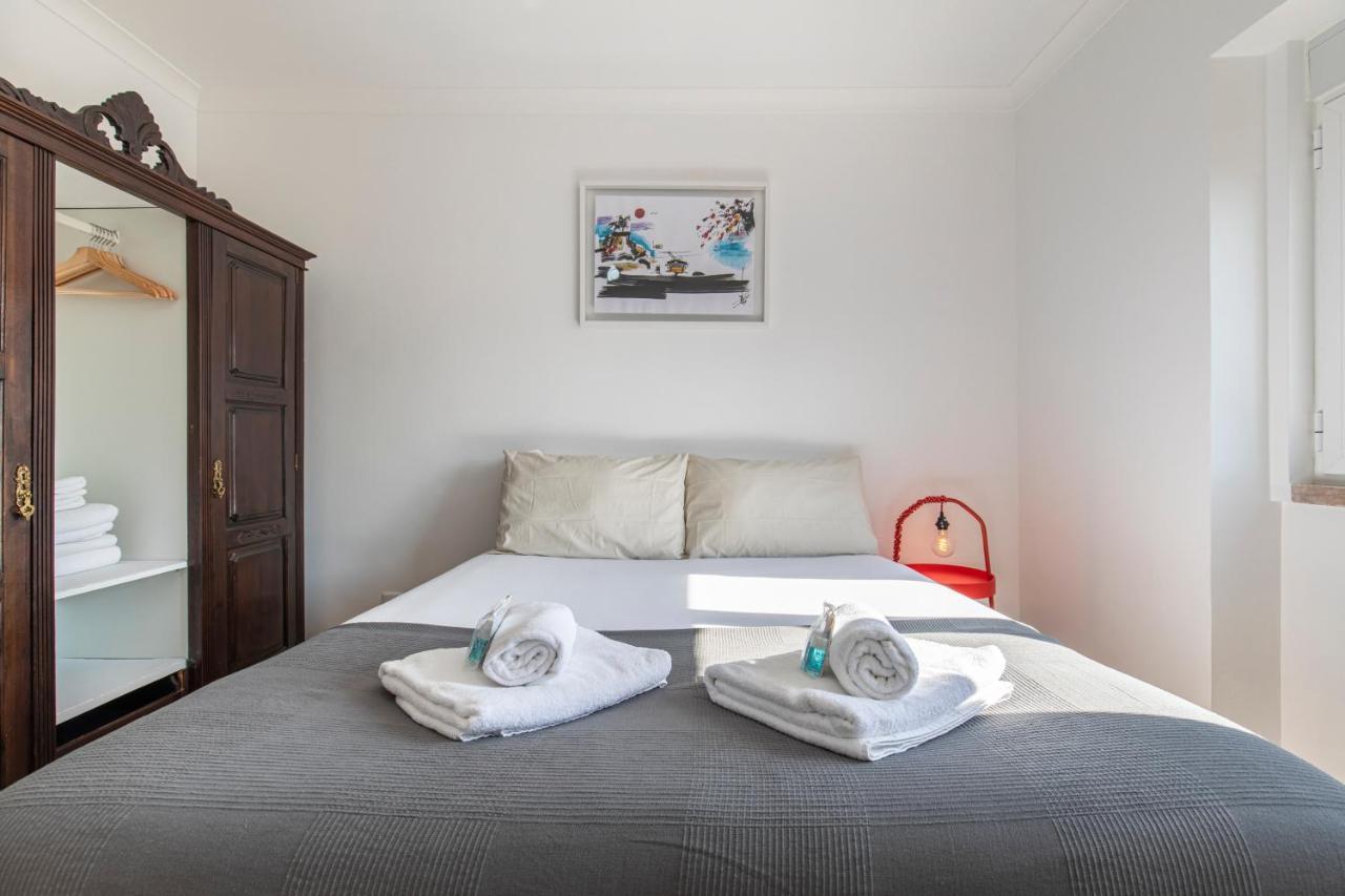 Lovelystay - Sunny 1Bdr Apartment W/Terrace Lisboa Ngoại thất bức ảnh