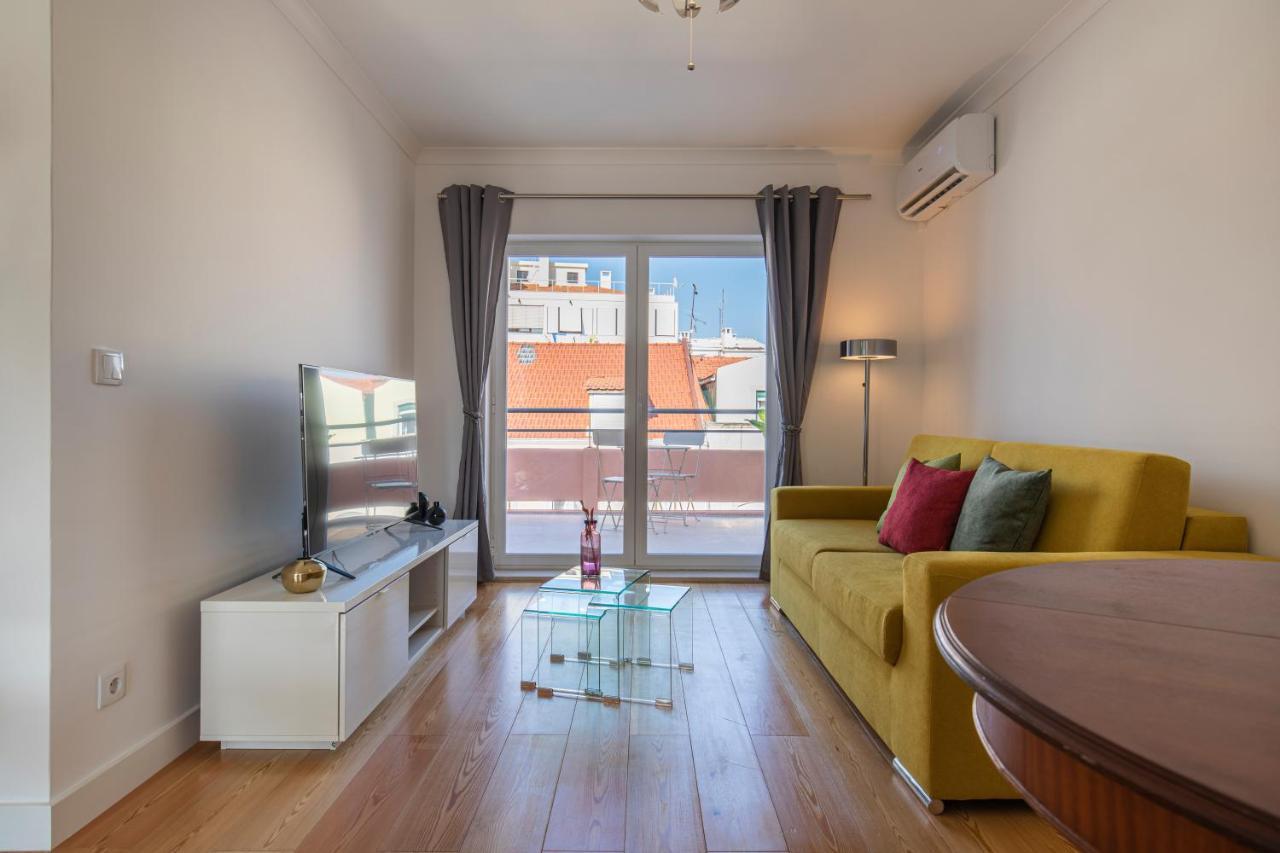 Lovelystay - Sunny 1Bdr Apartment W/Terrace Lisboa Ngoại thất bức ảnh