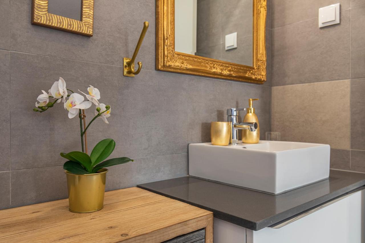Lovelystay - Sunny 1Bdr Apartment W/Terrace Lisboa Ngoại thất bức ảnh