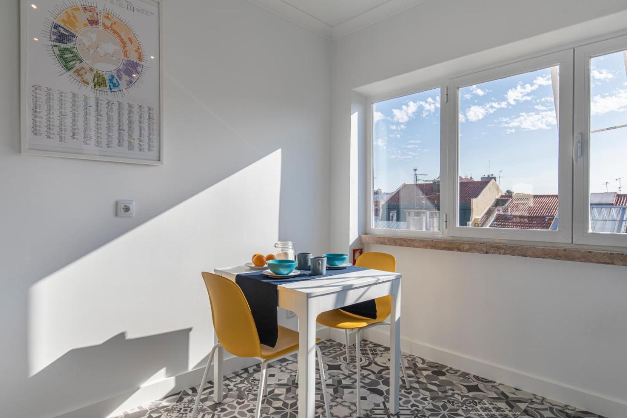 Lovelystay - Sunny 1Bdr Apartment W/Terrace Lisboa Ngoại thất bức ảnh